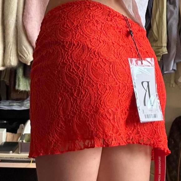 SOLD- Realisation par lace skirt ❤️ - Picture 2 of 2